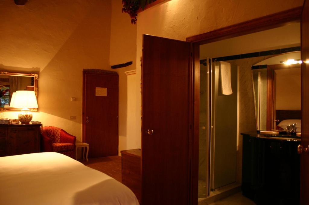 Borgo Livernano Radda in Chianti Chambre photo