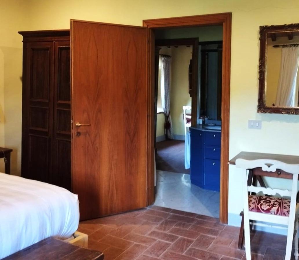 Borgo Livernano Radda in Chianti Chambre photo